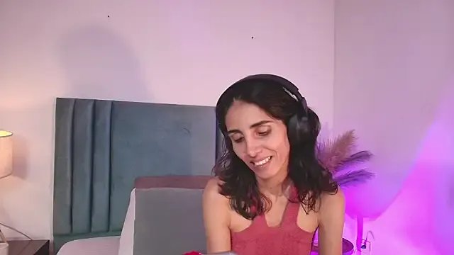 Freechat Nina_Cavaali on StripChat