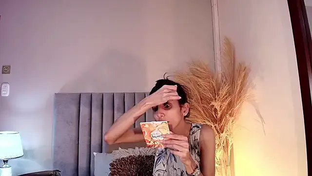 Freechat Nina_Cavaali on StripChat