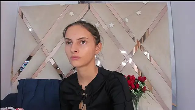 Freechat ninaht on StripChat