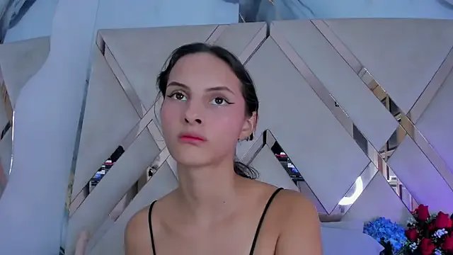 Freechat ninaht on StripChat