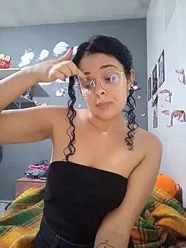 NinaSweet2 on StripChat 