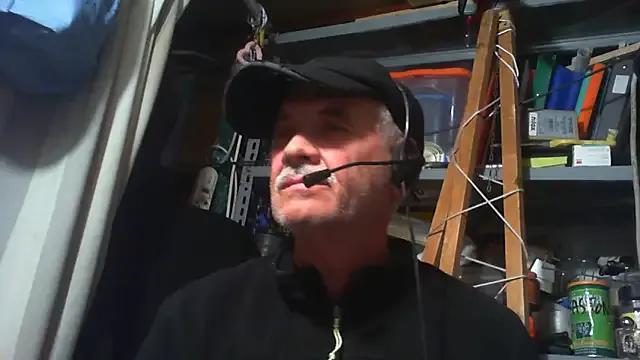 Freechat nonnomaturobisex on StripChat