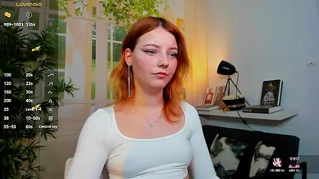 Freechat pretty_little_thing on StripChat