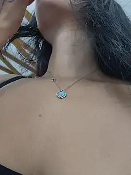 Pretty_roxxyy — UNLIMITED toy control until squirt