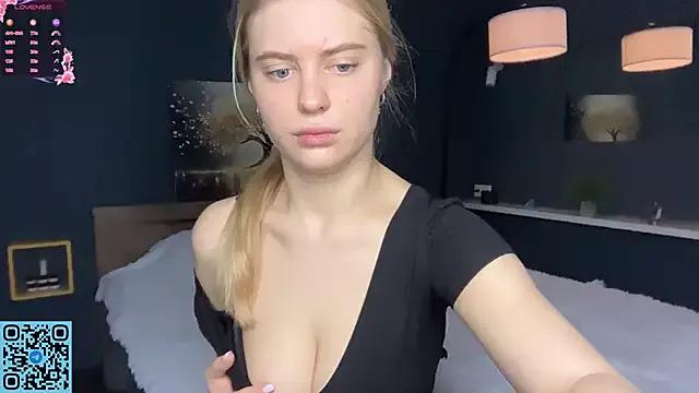 StripChat RadiantBliss is Freechat RadiantBliss — spank my naked ass