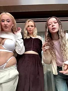 StripChat RollDolls is Freechat RollDolls — GOOD MORNING(SHOW ME YOUR BOOBS)