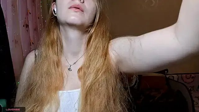 RomonaBustad on StripChat 