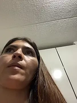 Freechat RosaliaVicky on StripChat