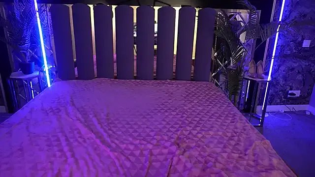 Freechat RosieMoons on StripChat