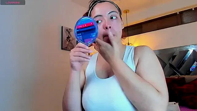 Freechat Rossi_ss1 on StripChat