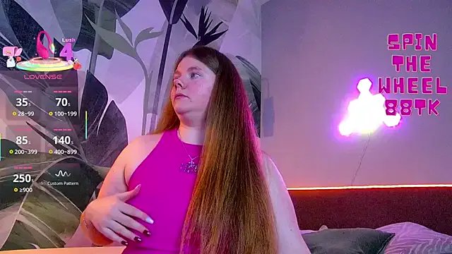 Freechat RubyValen on StripChat