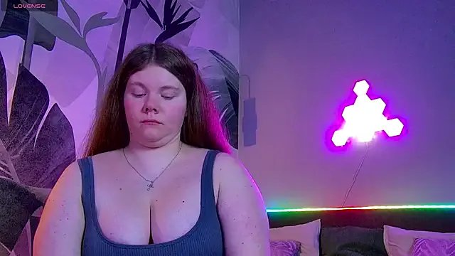 Freechat RubyValen on StripChat