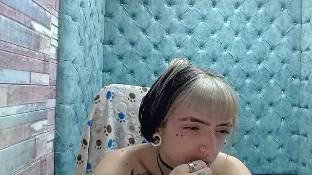 Samantha_Smiith on StripChat 