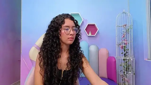 Private Sasha-Monroe on StripChat