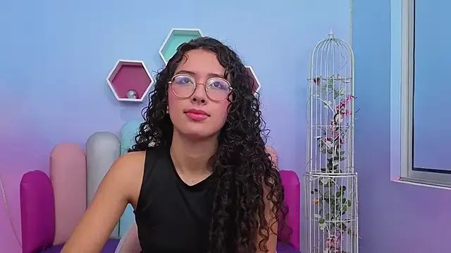 Private Sasha-Monroe on StripChat