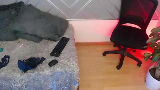 Freechat sashabluex on StripChat