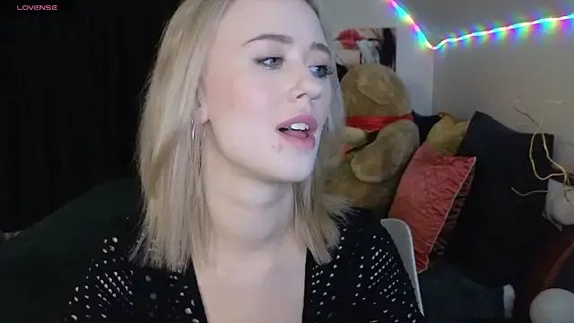 Freechat SashaBrooks on StripChat