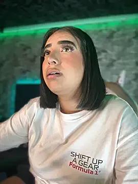 Scarlett-LS — show saliva in boobs