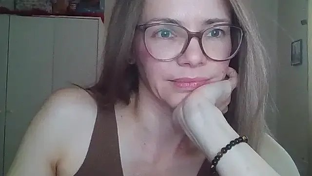 SEA_Dream — Lean closer to the camera 