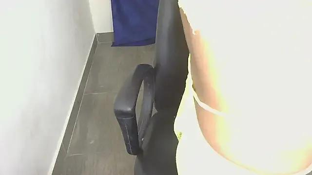 Freechat shakhi-queen on StripChat