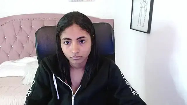 Freechat shaneelle on StripChat