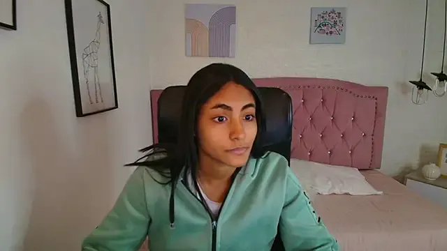 Freechat shaneelle on StripChat