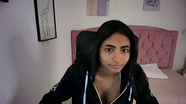 Freechat shaneelle on StripChat