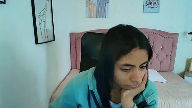 Freechat shaneelle on StripChat