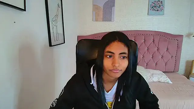 Freechat shaneelle on StripChat