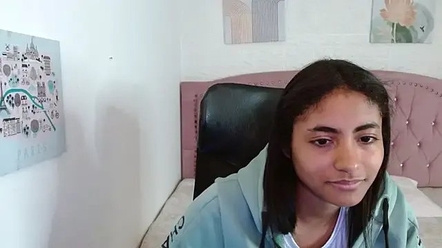 Freechat shaneelle on StripChat