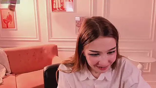 Freechat sillybloom on StripChat