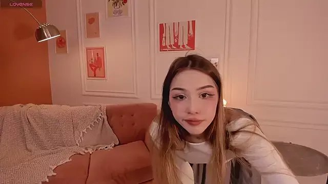 Freechat sillybloom on StripChat