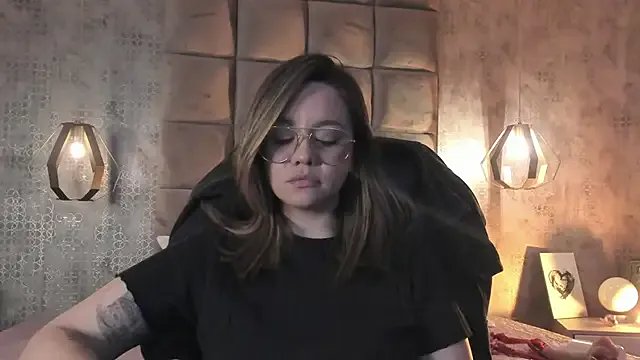 Freechat Sky_Junne on StripChat