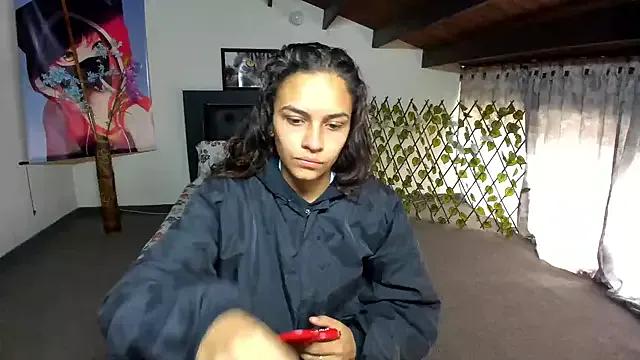 Skylovershot — Freechat on StripChat