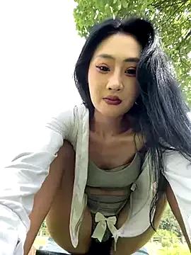 Freechat so-linger on StripChat