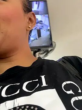 Freechat sofia_xxx02 on StripChat