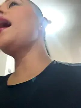 Freechat sofia_xxx02 on StripChat