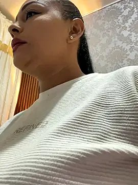 Freechat sofia_xxx02 on StripChat