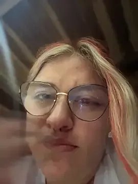 Freechat Sophia_Weest99 on StripChat