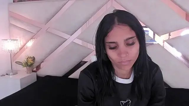 Freechat sophie_pariss on StripChat