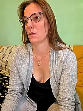 StripChat SpiceLea is Freechat SpiceLea — NUE GODE ORGASME OU ESSAI SQUIRT