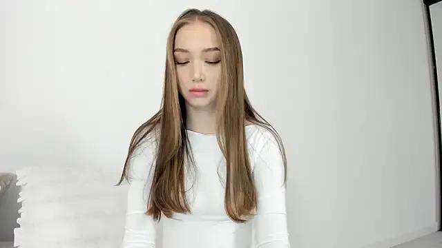 StripChat Sweet-bb is Freechat Sweet-bb — dancing naked in a sexy fishnet