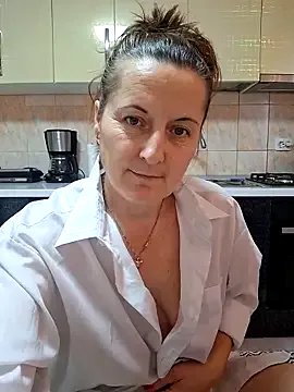 Freechat Sweet-milf- on StripChat