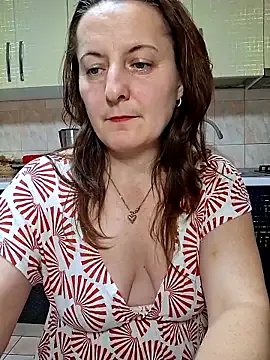 Freechat Sweet-milf- on StripChat