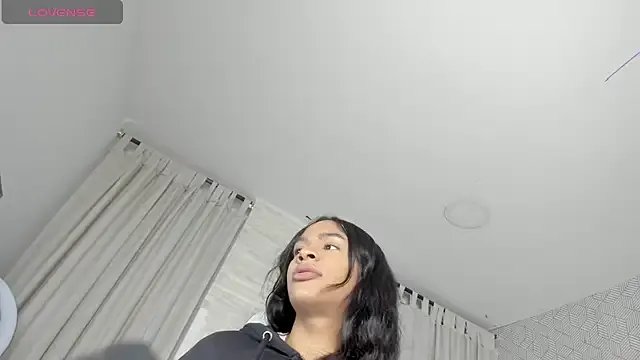 Freechat sweet__vanessa1 on StripChat