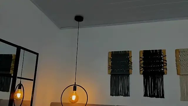 Freechat Sweet_camille on StripChat