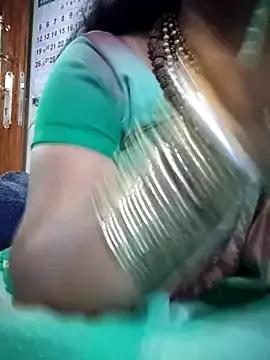 Freechat sweetqueen143 on StripChat