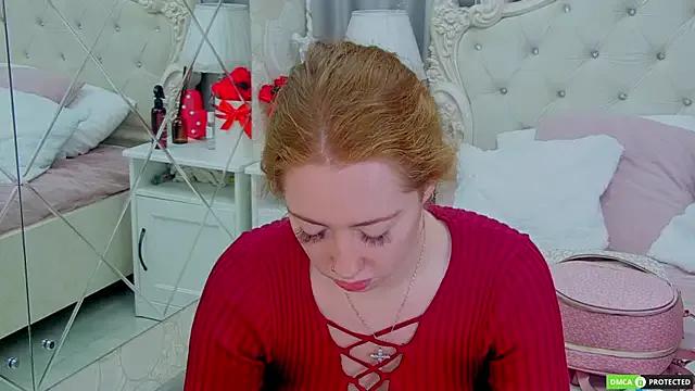 TinaBrook — Vibrate this pussy to hear a sweet moan