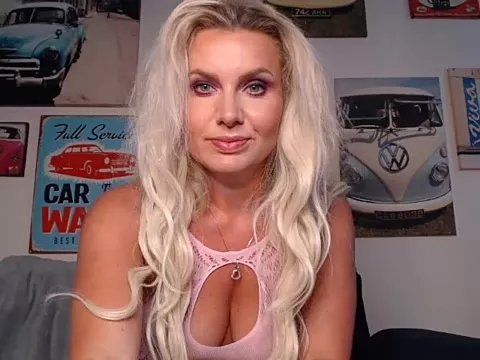 Freechat Tinkerbell822 on StripChat