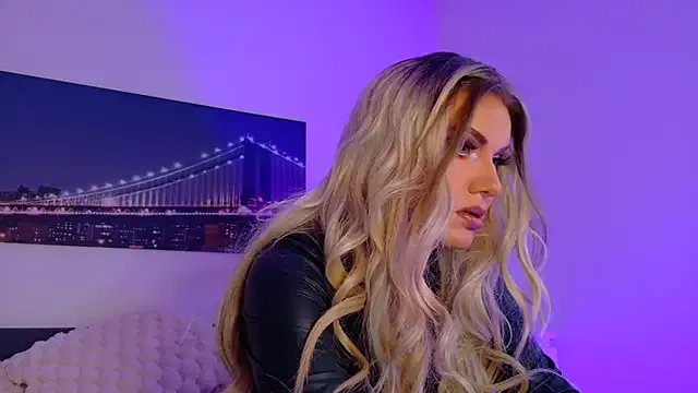 Freechat Tinkerbell822 on StripChat